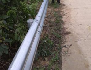 公路護欄